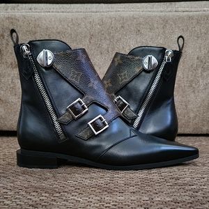 Authentic Louis Vuitton- Jumble Flat Ankle Boots Sz 38